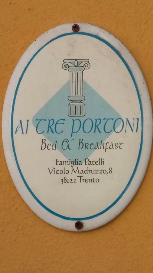 Bed and Breakfast Ai Tre Portoni Trient Exterior foto